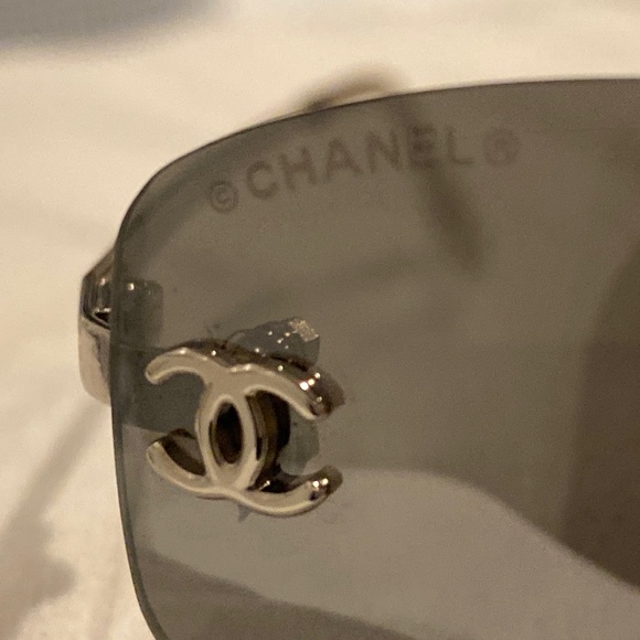 Unisex Vintage CHANEL Mirrored Sunglasses 4002 - Picture 5 of 6